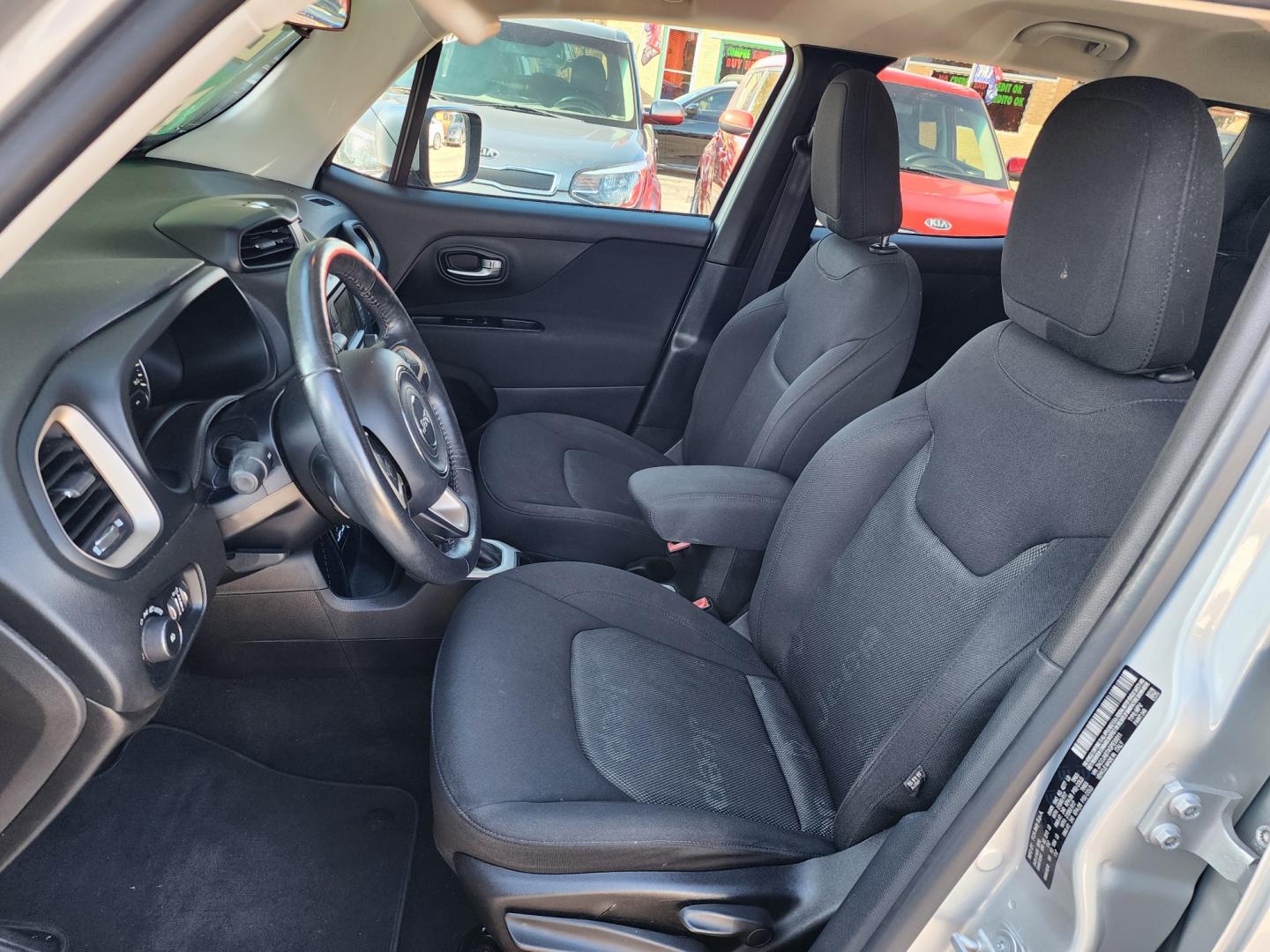 2016 SILVER Jeep Renegade Latitude (ZACCJABT4GP) with an 2.4L L4 DOHC 16V engine, AUTO transmission, located at 2660 S.Garland Avenue, Garland, TX, 75041, (469) 298-3118, 32.885551, -96.655602 - Photo#11